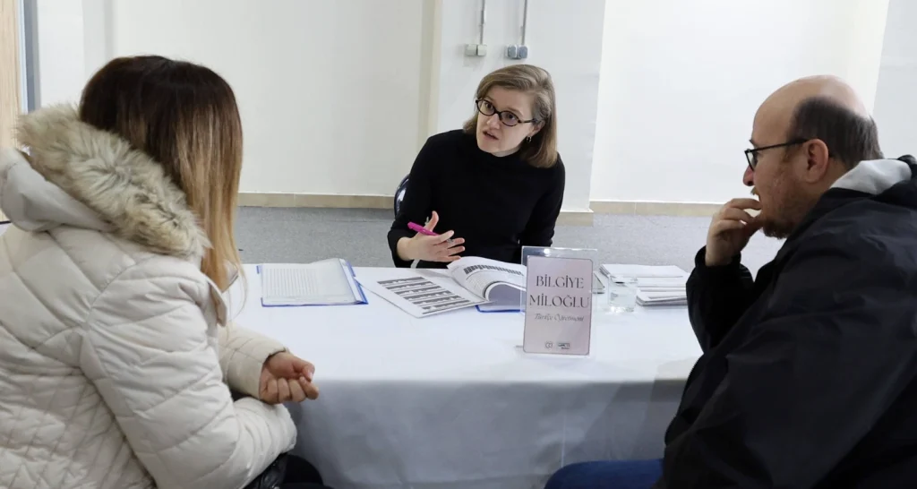 Çerkezköy Belediyesi, Halk Akademisi kapsamında velilere yönelik "Sınav Sürecinde Doğru İletişim" semineri düzenledi. Eğitimde aile desteğinin önemi vurgulandı.