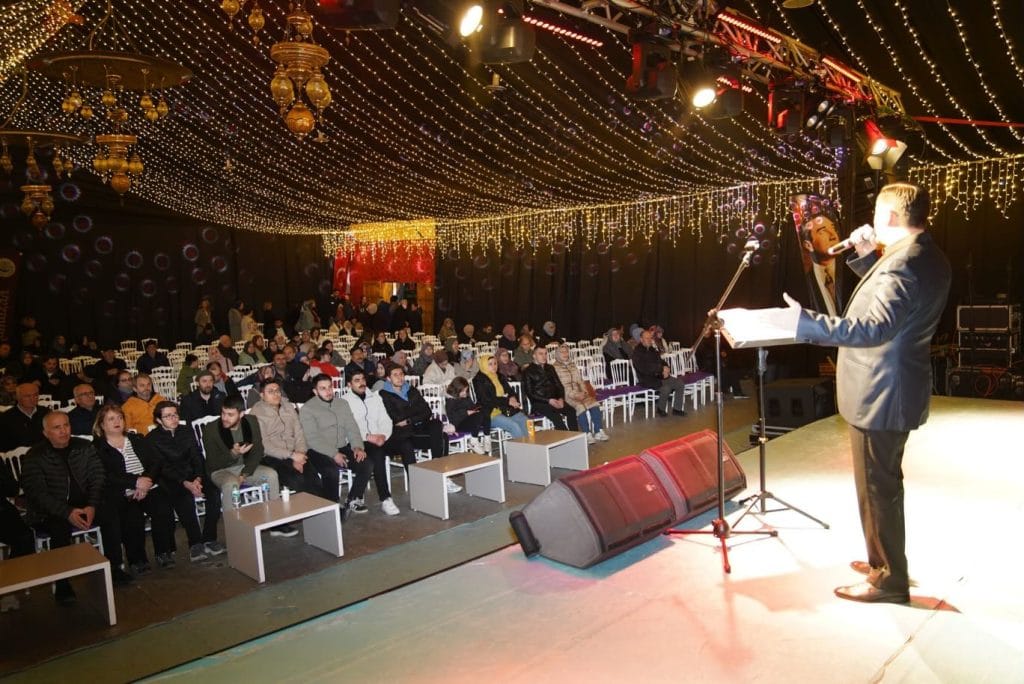 Edirne Valiliği'nin düzenlediği etkinliklerde Abbas Yahya, Selimiye gölgesinde tasavvuf rüzgarı estirdi. Ramazan Sokağı'ndaki konserin tüm detayları burada