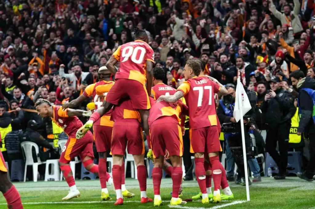 Şampiyonlar Ligi'nde Galatasaray fırtınası! Liverpool'u 1-0 mağlup eden temsilcimiz çeyrek final kapısını araladı. Maç özeti, kritik pozisyonlar ve detaylar haberimizde.