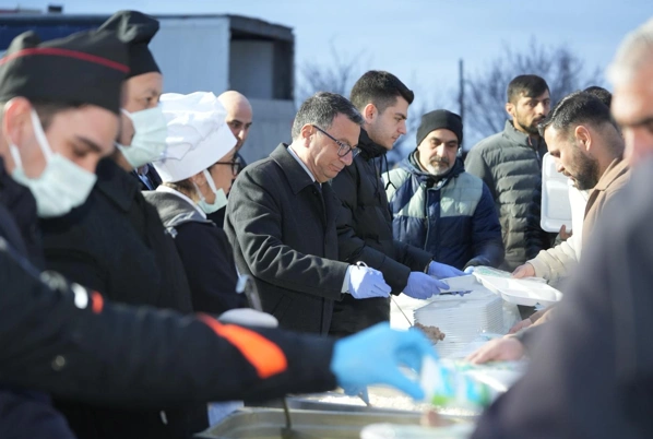 Günyüzü’nde Kardeşlik Sofrası Eskişehirliler İftarda Buluştu
