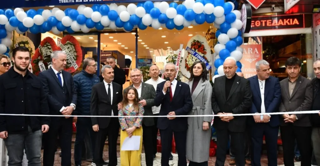 Keşan'da lezzet rüzgarı esiyor! Büyük Cami Mahallesi'nde açılan Hamsi Finger, taze deniz ürünleri ve modern sunumuyla hizmete girdi. Açılış detayları ve işletme bilgileri burada.