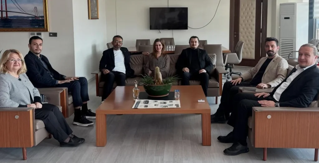İMO Çanakkale Şubesi Başkanı Fatih ERKAN ve yönetim heyeti belediye yönetimiyle bir araya geldi. Kentin mühendislik projeleri ve teknik iş birliği imkanları değerlendirildi.