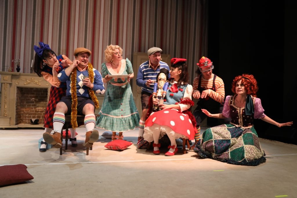 İBB Şehir Tiyatroları'nın 25-29 Mart haftalık programı açıklandı. 14 farklı oyun ve Müze Gazhane'deki özel etkinliklerle tiyatro dolu bir hafta İstanbulluları bekliyor.