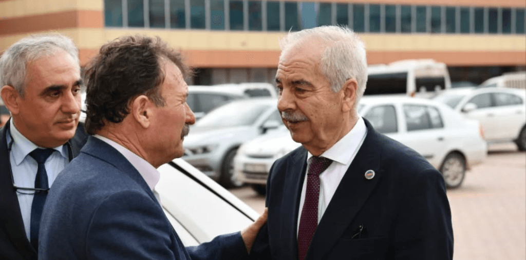 Keşan Belediyesi, Keşan Kaymakamlığı Köylere Hizmet Götürme Birliği Olağan Genel Kurulu’na katılım sağladı. Köylere yönelik hizmetlerin ve seçim heyecanının detayları haberimizde.