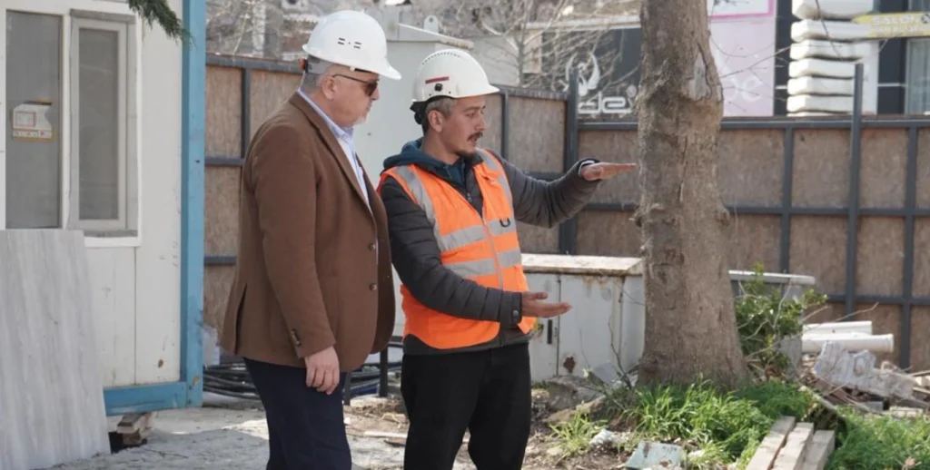 Lüleburgaz Belediyesi’nin dev projesi Katlı Otopark ve Hizmet Ofisleri yükseliyor! Şehir merkezindeki otopark sorununu çözecek ve modern ofislerle hizmet verecek projenin detayları haberimizde.