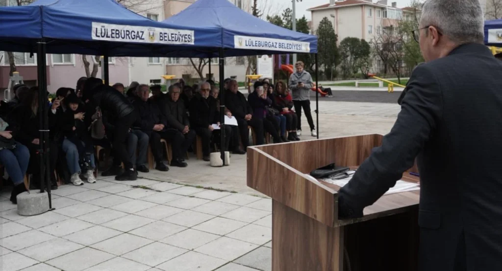 Lüleburgazlı emekli öğretmen ve yerel tarihçi Nedim Menekşe, aramızdan ayrılışının 6. yılında ailesi ve sevenleri tarafından özlemle anıldı. Detaylar haberimizde.