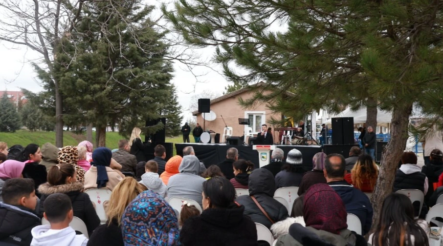 Babaeski'de geleneksel Mart Dokuzu Şenliği kutlandı. Milletvekili Ahmet Gökhan Sarıçam ve Kaymakam Tamer Orhan'ın katıldığı şenlikte baharın gelişi coşkuyla karşılandı.