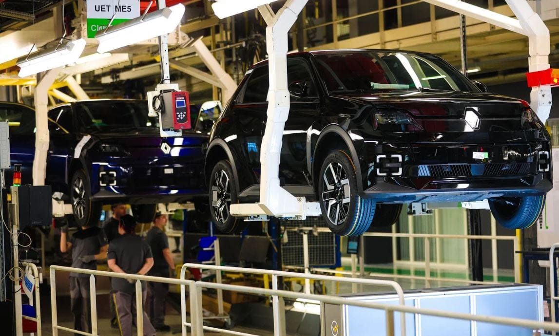 Renault 2030’da İçten Yanmalı Motorlara Veda Ediyor