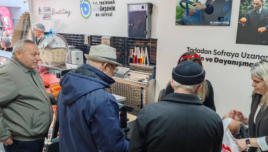 Malkara TEK Market projesiyle Tekirdağ Büyükşehir Belediyesi hizmetleri vatandaşın mutfağına ulaşıyor. Uygun fiyatlı, kaliteli ve yerel üretim odaklı alışverişin detayları.