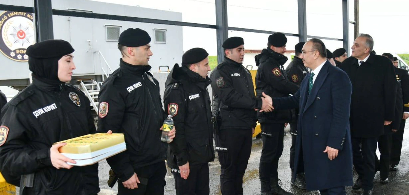 Vali Soytürk’ten Bayramda Güvenlik Güçlerine Ziyaret