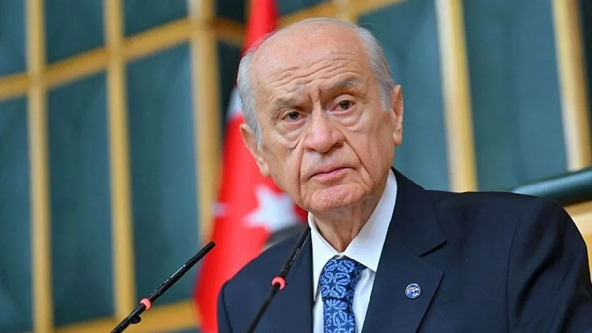 Bahçeli’den “İstifa” Düğümüne Net Yanıt: “Küskünlük Değil, Akademi”