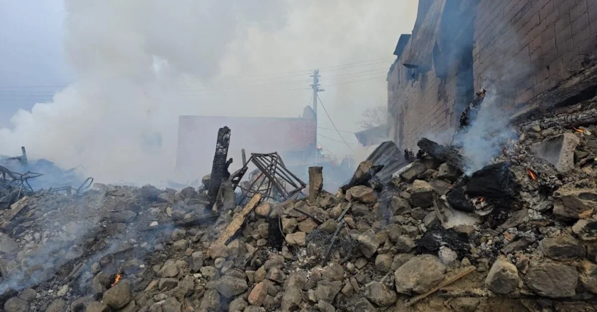 Bolu Gerede’de Alevler Köyü Esir Aldı: 13 Yapı Kül Oldu
