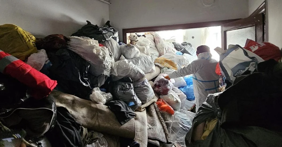 Bursa’da Çöp Ev Alarmı: 4 Kamyon Atık Tahliye Edildi