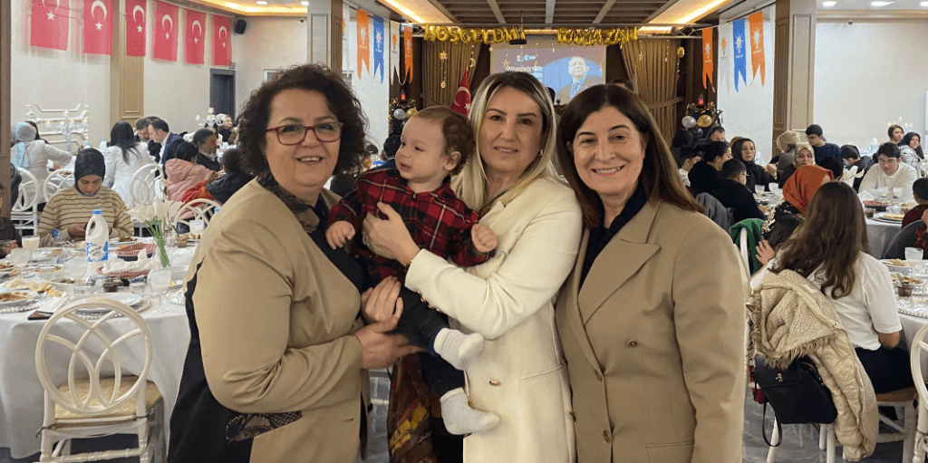 Fatma Betül Sayan Kaya, Belgin İba ve Fatma Aksal bir arada.