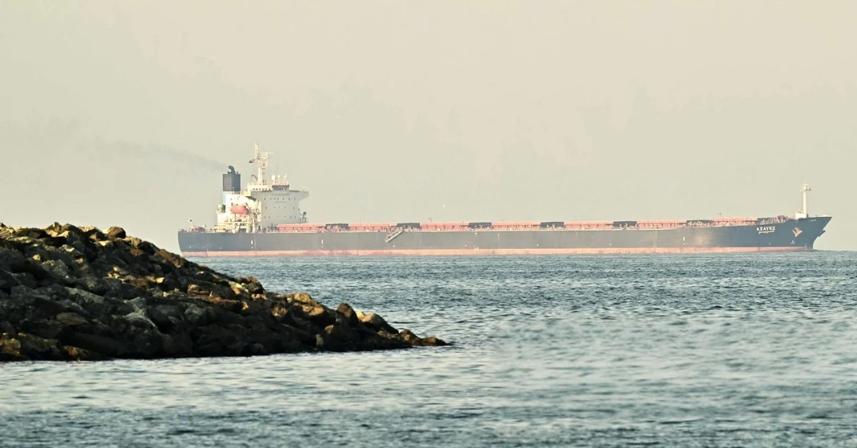 Hürmüz Boğazı’nda Tarihi Sessizlik: Trafik Durma Noktasında