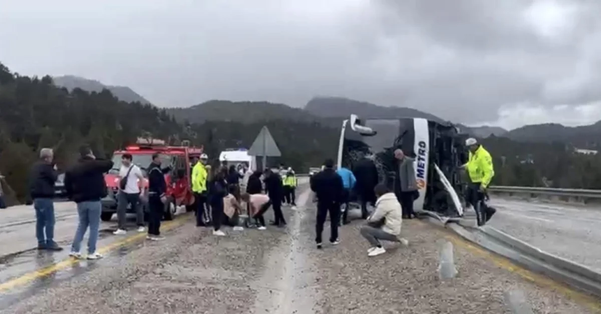 Konya’da Yolcu Otobüsü Devrildi: Can Pazarı Yaşandı