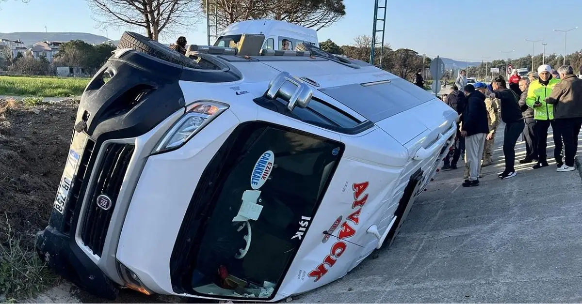 Ayvacık’ta Öğrenci Minibüsü Devrildi: 8 Yaralı