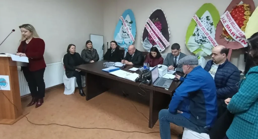 Uzunköprü Lokantacılar ve Aşçılar Odası Mustafa Alsat ve yönetim kurulu üyeleri.