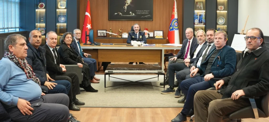 Tekirdağ Emniyet Müdürü Metin Turanlı, gazetecilerle bir araya geldi! Batı Trakya Gazeteciler Derneği yönetimi ile asayiş ve basın iletişimi üzerine önemli başlıklar görüşüldü.
