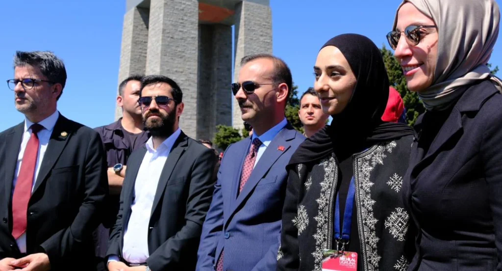 111. yıl dönümünde 57. Alay Vefa Yürüyüşü gerçekleşti. Bakan Yardımcısı Safa Koçoğlu ve Kaymakam Kerem Yenigün'ün katıldığı törende Türk Yıldızları nefes kesti. Eceabat Haberler