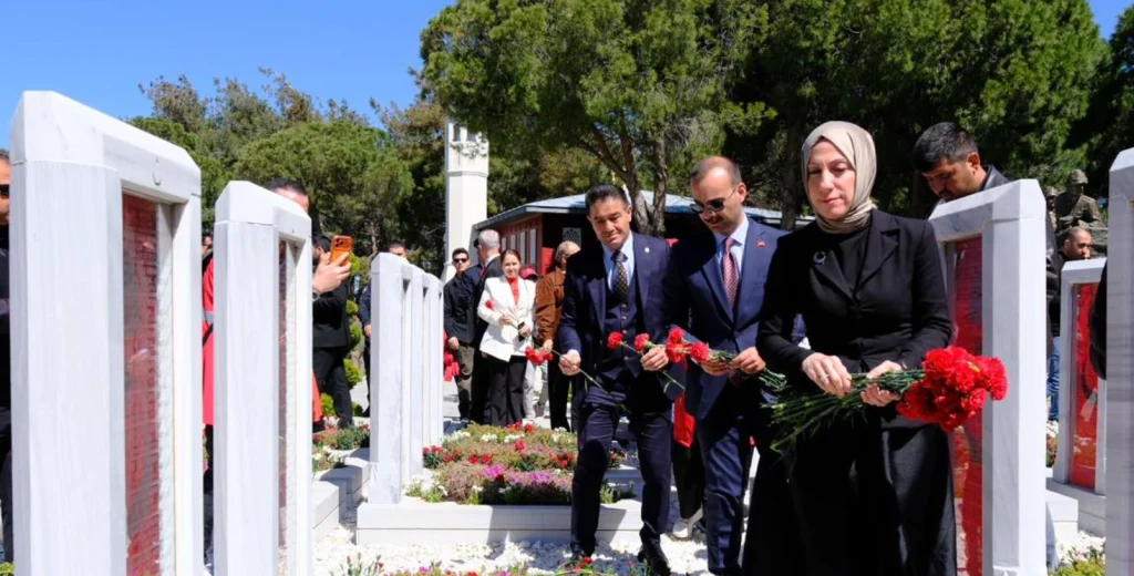 111. yıl dönümünde 57. Alay Vefa Yürüyüşü gerçekleşti. Bakan Yardımcısı Safa Koçoğlu ve Kaymakam Kerem Yenigün'ün katıldığı törende Türk Yıldızları nefes kesti. Eceabat Haberler