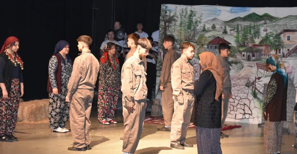 Muratlı'da Kut’ül Amare Zaferi coşkuyla anıldı. Belediye Başkan Vekili Mümün Küçük'ün katıldığı törende, Türk tarihinin bu büyük askeri başarısı ve şehitlerimizin aziz hatırası yad edildi. Muratlı Haberler