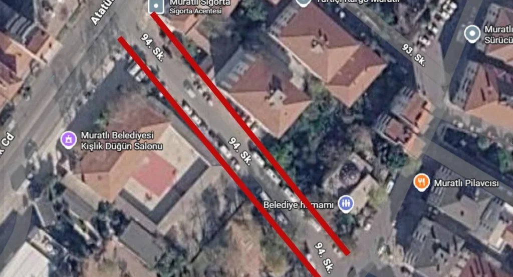 Muratlı Belediyesi, 94. Sokak'ta trafik düzenlemesine gitti. UKOME kararıyla belirlenen alanda binek araç harici parklanma yasaklandı ve cezai işlem başlatıldı.