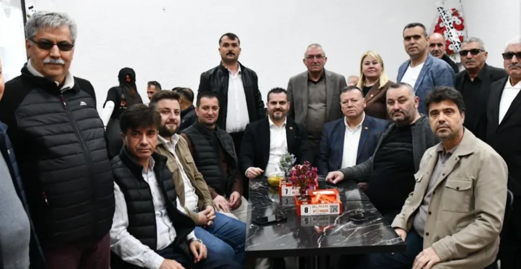 Keşan Önder Caddesi’nde yeni bir lezzet durağı! Alman Döner’in açılışı gerçekleştirildi. Keşan Belediyesi'nin esnaf desteği ve açılış töreninden detaylar haberimizde.