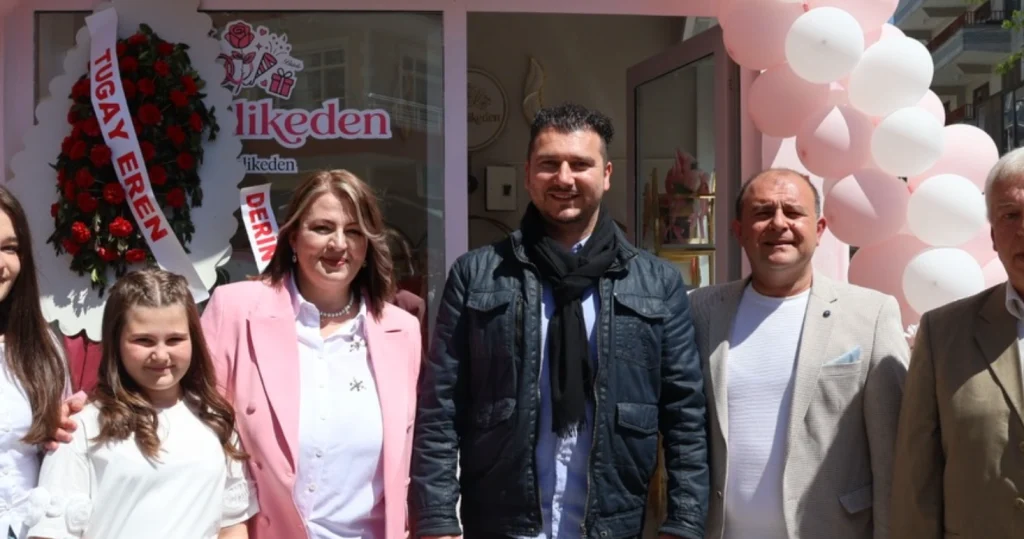 Kırklareli Babaeski'de yeni işletme Bymelikeden, protokolün yoğun katılımıyla açıldı. Melike Abaylı'nın girişimleriyle hayata geçen işletme, ilçeye yeni bir soluk getirdi. Babaeski Haberler