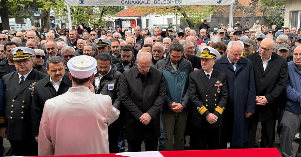 Çanakkale'nin değerli isimleri Nihat İbrahim Terzioğlu ve Metin Dadaş vefat etti. Kent protokolü ve halkın katılımıyla düzenlenen cenaze törenlerinden detaylar ve taziye mesajları.