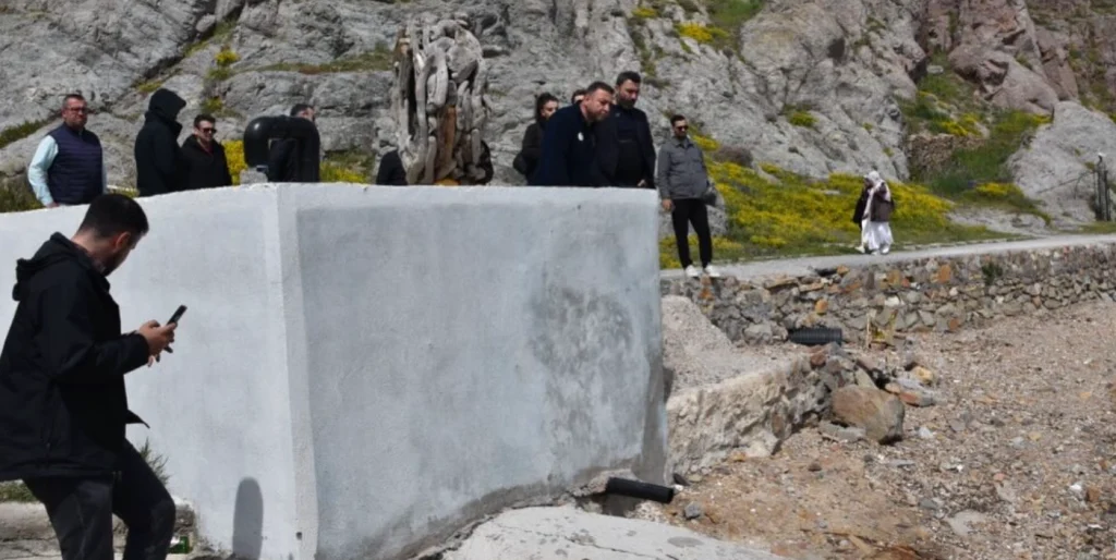 Bozcaada Belediyesi altyapıda dev adımlar atıyor. İller Bankası teknik heyeti ile içme suyu, arıtma ve katı atık projeleri yerinde incelendi.