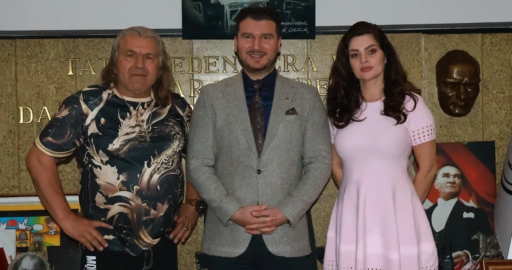 Babaeski Belediyesi, Bulgaristan'dan gelen üst düzey heyeti ağırladı. Belediye Başkanı Fırat Yayla, sınır ötesi iş birliği ve turizm projelerini görüştü.