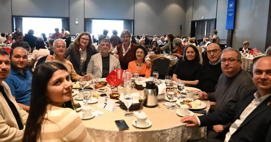 Çağdaş Yaşamı Destekleme Derneği Çanakkale Şubesi'nin düzenlediği kahvaltı programına katılan Çanakkale Belediyesi, Türkan Saylan'ın izinde eğitime katkı sunanlara teşekkür etti.