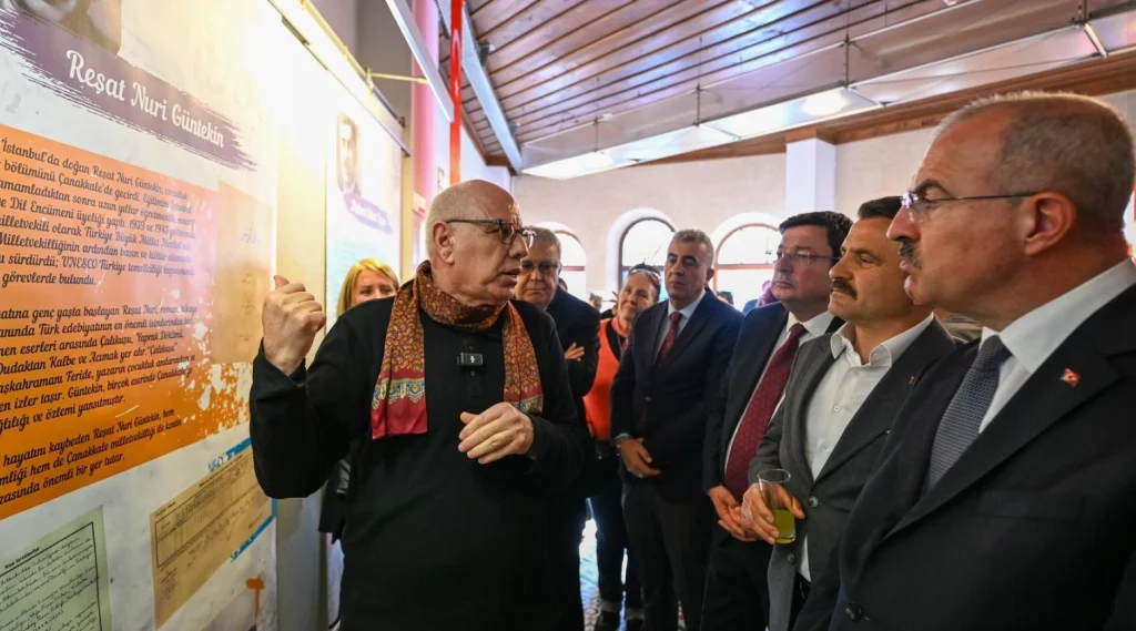 Çanakkale'de TBMM'nin 106. yılına özel dev sergi! Çanakkale Milletvekilleri sergisi açılış detayları, Vali Ömer Toraman'ın katılımı ve 23 Nisan coşkusu haberimizde.