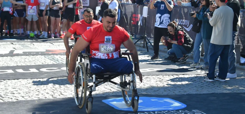 Çanakkale'de düzenlenen dev Troya Maratonu'na 27 ülkeden 4 bin sporcu katıldı. Tarihi parkurda gerçekleşen organizasyonun detayları ve kente etkileri haberimizde. Çanakkale Haberler