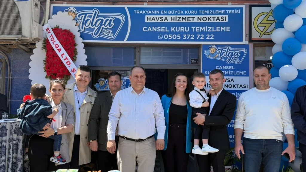 Havsa Belediyesi Başkan Vekili Gürcan Ahmet Dölçek, Cansel Kuru Temizleme işletmesinin açılışını yaptı. Havsa'da hizmet sektörüne yeni bir soluk getiren işletme törenle açıldı.
