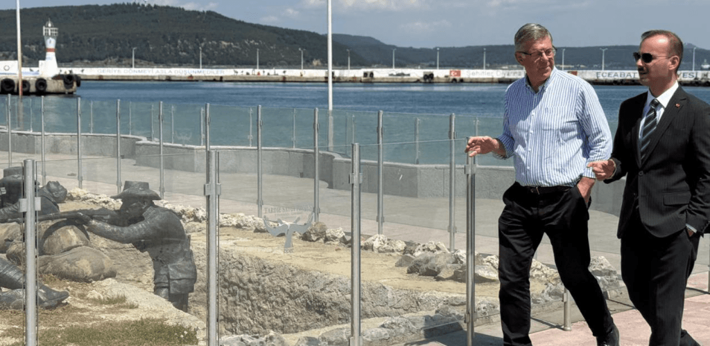 Eceabat Kaymakamlığı, Anzak Törenleri öncesi Avustralya medyasını ağırladı. Kaymakam Kerem Yenigün, Seven Network'e Çanakkale ruhunu anlattı.