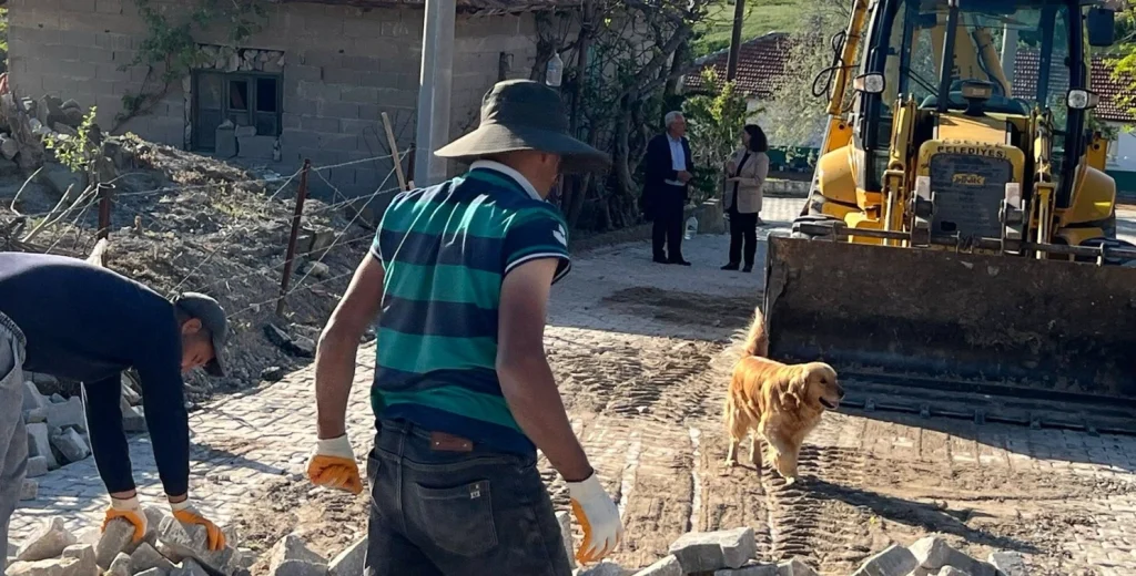 Fatma Aksal'ın Esetçe Beldesi ziyareti detayları. Belediye Başkanı Cemal Deniz ile projeleri yerinde inceleyen Aksal, beldenin, İpsala Haberler