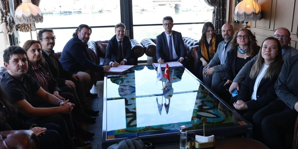 Gelibolu Belediyesi, AB destekli "Galipoli'den Ekopoli'ye" projesi için imzaları attı. 37,5 milyon TL hibeli dev çevre projesi hakkında tüm detaylar burada.