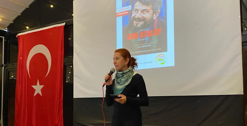 Gökçeada Belediyesi'nin düzenlediği Can Atalay belgesel gösterimi yoğun ilgi gördü. Şükran Atalay'ın katıldığı anlamlı gecenin tüm detayları haberimizde.