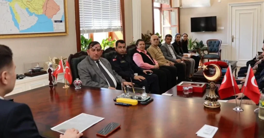 Gökçeada Kaymakamı Osman Acar başkanlığında "Sakin Şehir" vizyonu için güvenlik toplantısı yapıldı. İlçenin huzur ve güvenliği için alınan kararlar haberimizde.