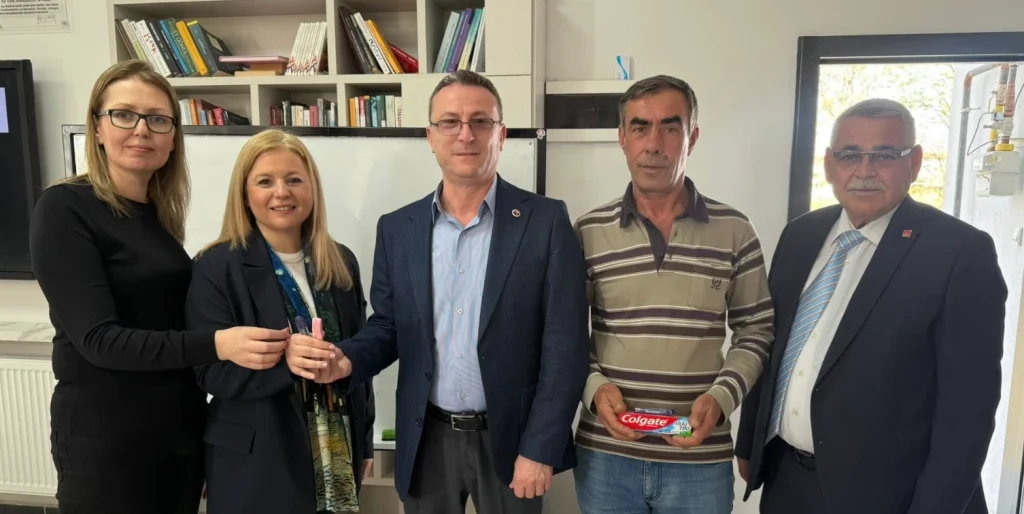 Havsa Belediyesi, 23 Nisan Çocuk Bayramı haftasında miniklere özel diş sağlığı eğitimi verdi. Kitap Cafe'deki etkinliğin detayları ve uzman önerileri haberimizde.