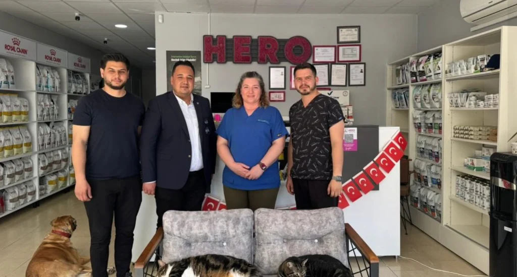 Edirne Belediyesi'nden dev hayvan sağlığı hamlesi! 27 veteriner hekim ve kamu kurumlarıyla gerçekleştirilen ziyaretlerde, Edirne'nin biyolojik güvenliği ve hayvan refahı için stratejik kararlar alındı. Edirne Haberler