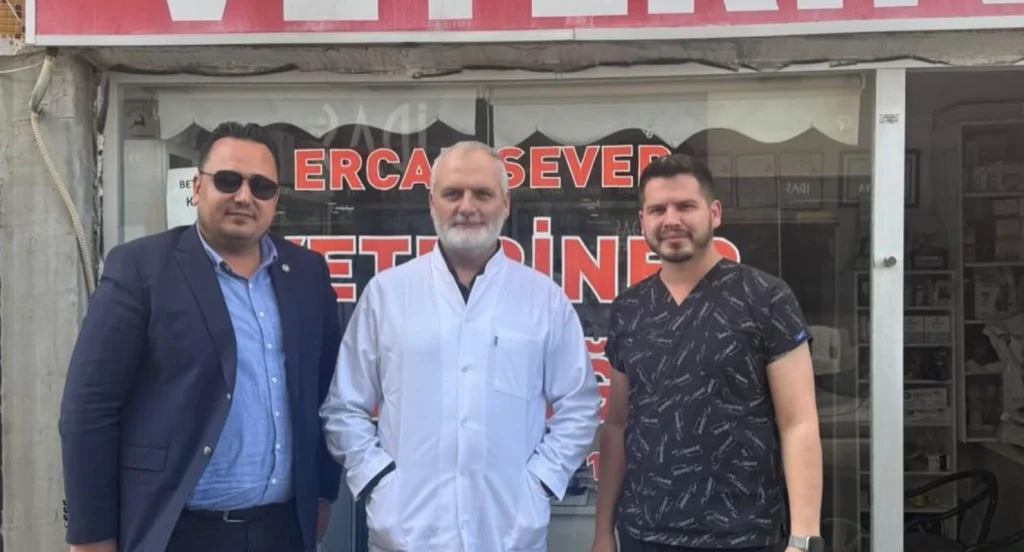 Edirne Belediyesi'nden dev hayvan sağlığı hamlesi! 27 veteriner hekim ve kamu kurumlarıyla gerçekleştirilen ziyaretlerde, Edirne'nin biyolojik güvenliği ve hayvan refahı için stratejik kararlar alındı. Edirne Haberler
