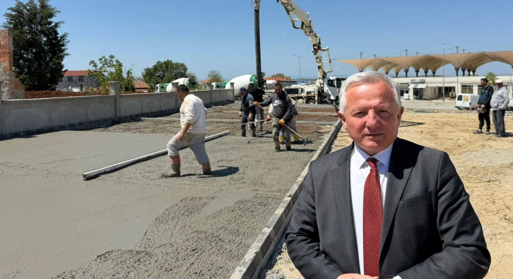 İpsala Belediyesi'nden çifte yatırım: Kapalı Halı Saha açılış için gün sayarken, İpsala AVM önündeki yeni park projesinin temeli dualarla atıldı. İpsala Haberler