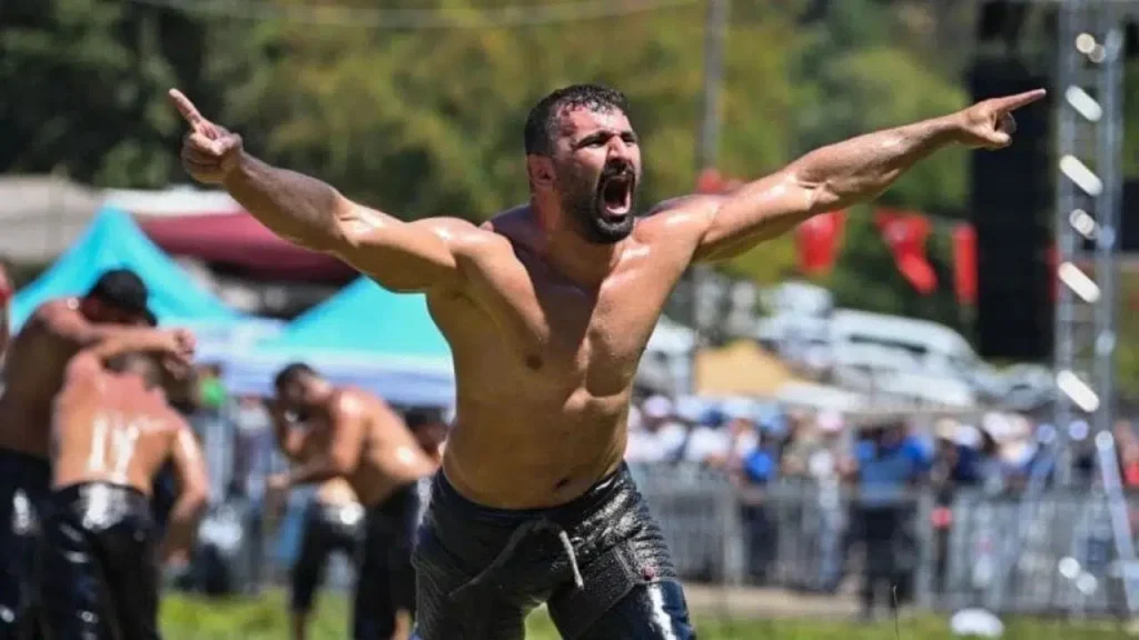 10. Kepez Belediyesi Yağlı Pehlivan Güreşleri'nde şampiyon Enes Doğan! Ali Gürbüz'ün sakatlığı, rekor ağalık ihalesi ve Mesut Kocagöz'ün önemli açıklamalarıyla ilgili tüm detaylar burada.