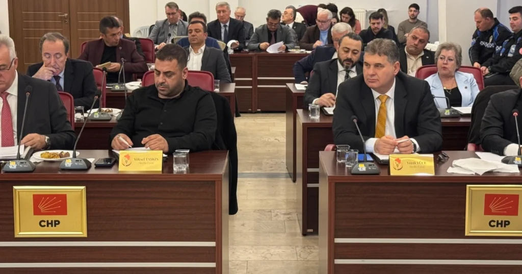 Kırklareli Belediye Meclisi Nisan ayı oturumu tamamlandı. Başkan Vekili Burak Süzülmüş başkanlığında alınan kararlar ve kentin yatırım planlarına dair detaylar haberimizde.