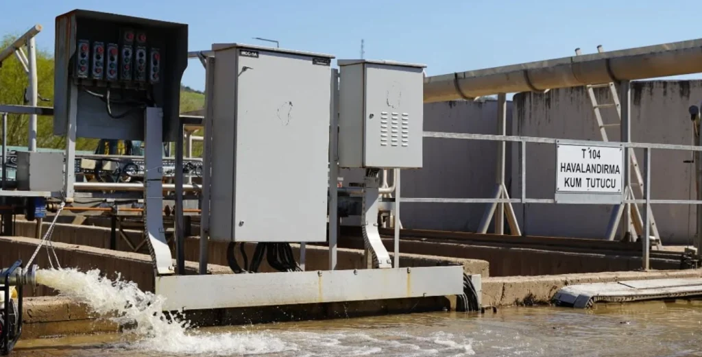 Kocabaş Çayı'nın taşmasıyla Çan Belediyesi Arıtma Tesisi'nde sel felaketi yaşandı. Kaymakam Nebioğlu ve Başkan Arslan afet bölgesinde incelemelerde bulundu.