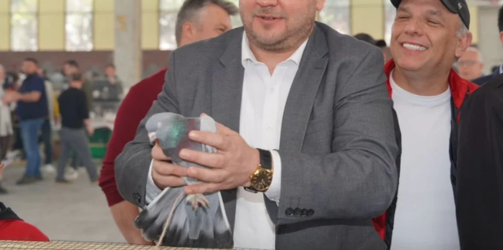 Pınarhisar’da bu yıl 5. kez kapılarını açan Kümes ve Kafes Hayvanları Festivali renkli görüntülere sahne oldu. İhsan Talay ve ilçe protokolü üreticilerle bir araya geldi. Pınarhisar Haberler