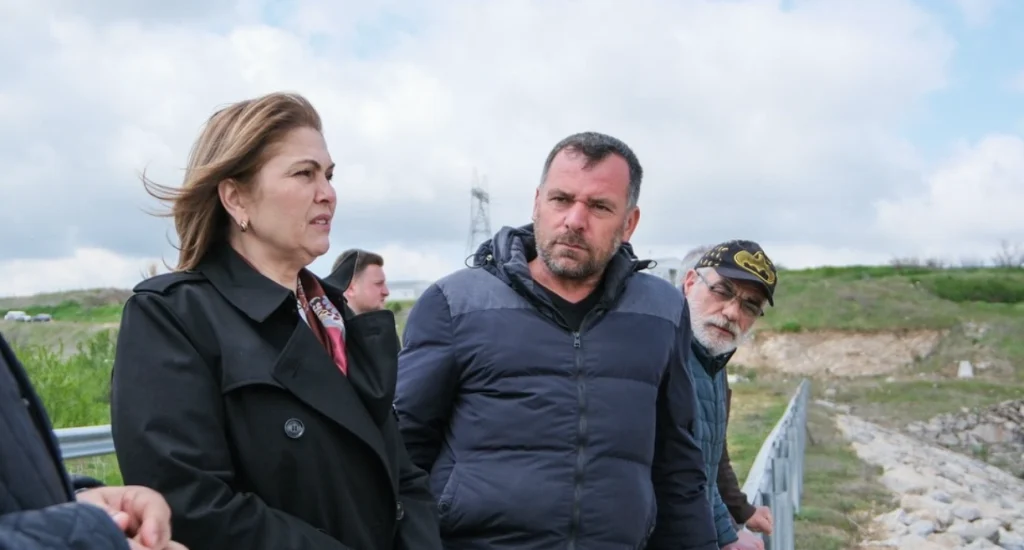 Edirne Lalapaşa Büyüköğünlü Göleti iki yılın ardından suyla doldu. Bölge çiftçisine can suyu olacak dev yatırımın detayları ve tarımsal üretim sezonu müjdeleri haberimizde.